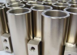 Componenti metallici nichelati